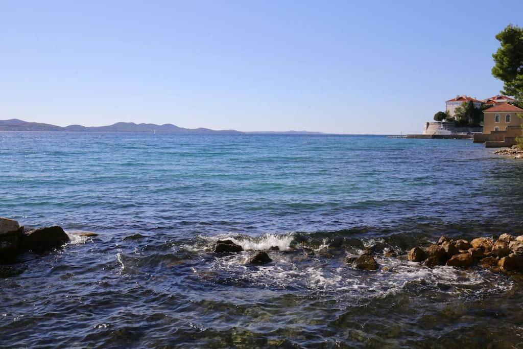 Seafront Beach Apartment - Directly At The Beach Задар Екстериор снимка